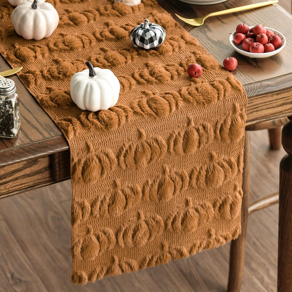 Table Runner - Karamelli 3D Peluş Balkabağı Masa Örtüsü